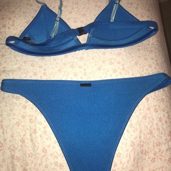 Triangl Bikini - Picture 2 of 2